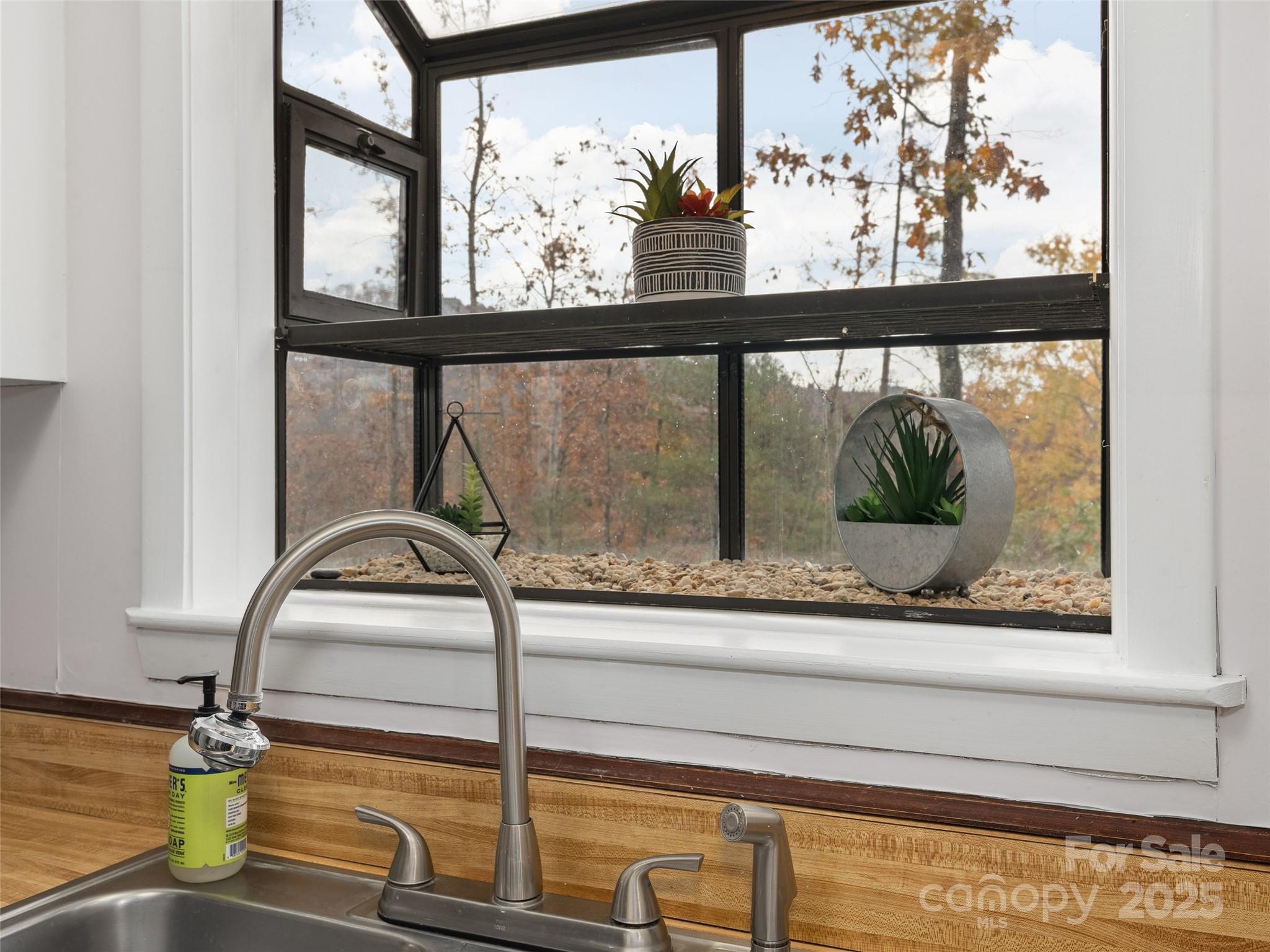 447 Creekside Drive Asheville NC 28804