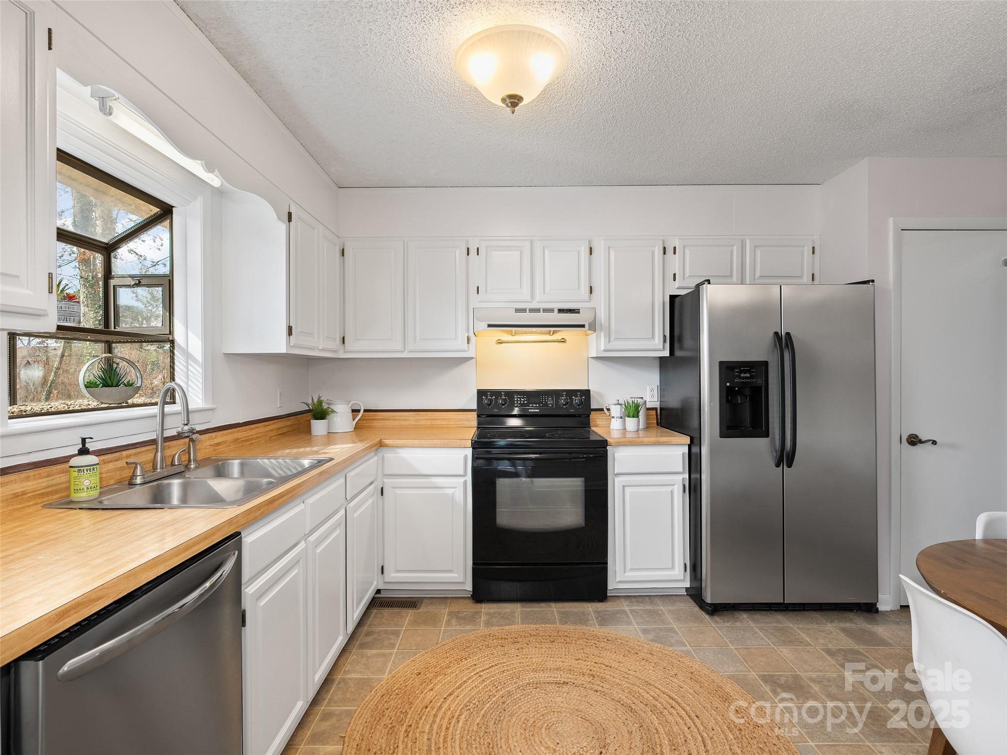 447 Creekside Drive Asheville NC 28804