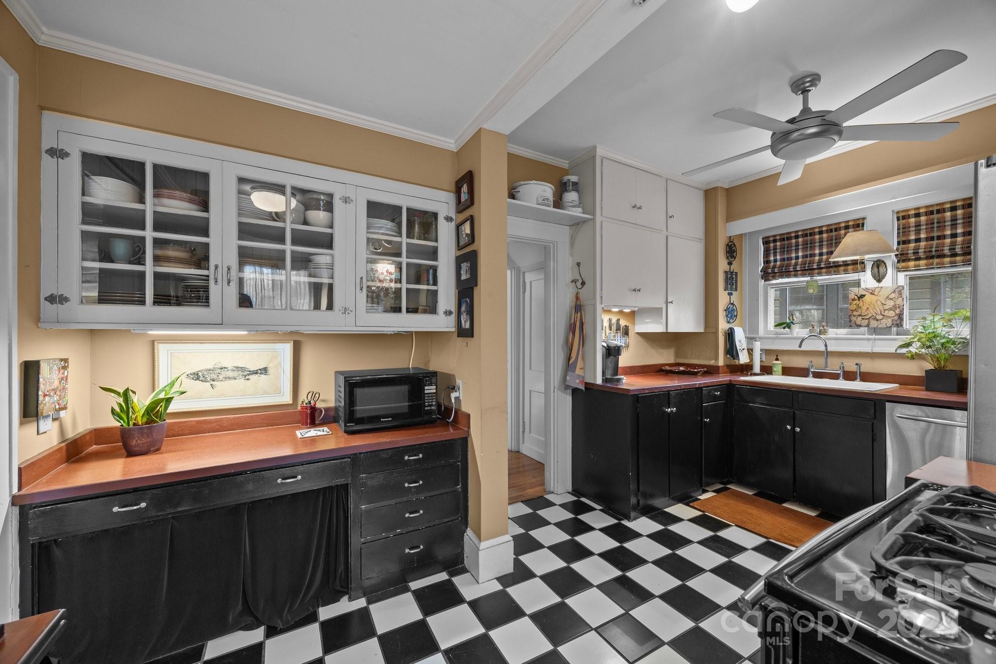 7 Woodley Avenue Asheville NC 28804