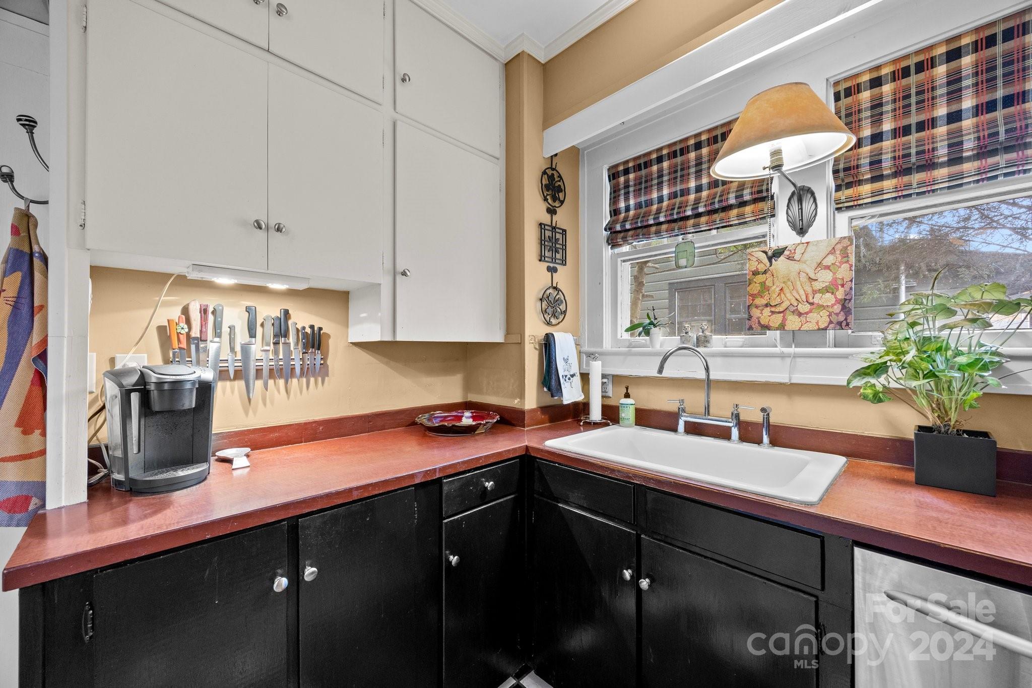 7 Woodley Avenue Asheville NC 28804