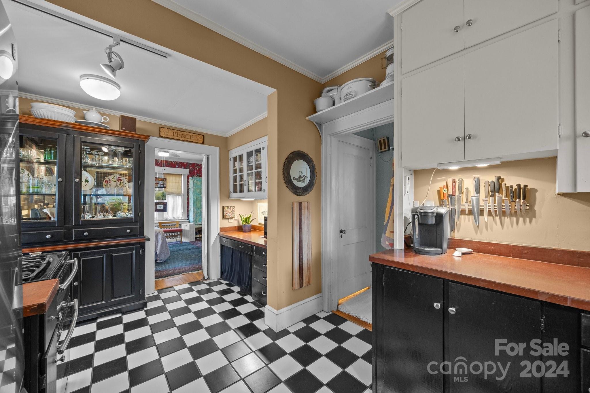 7 Woodley Avenue Asheville NC 28804