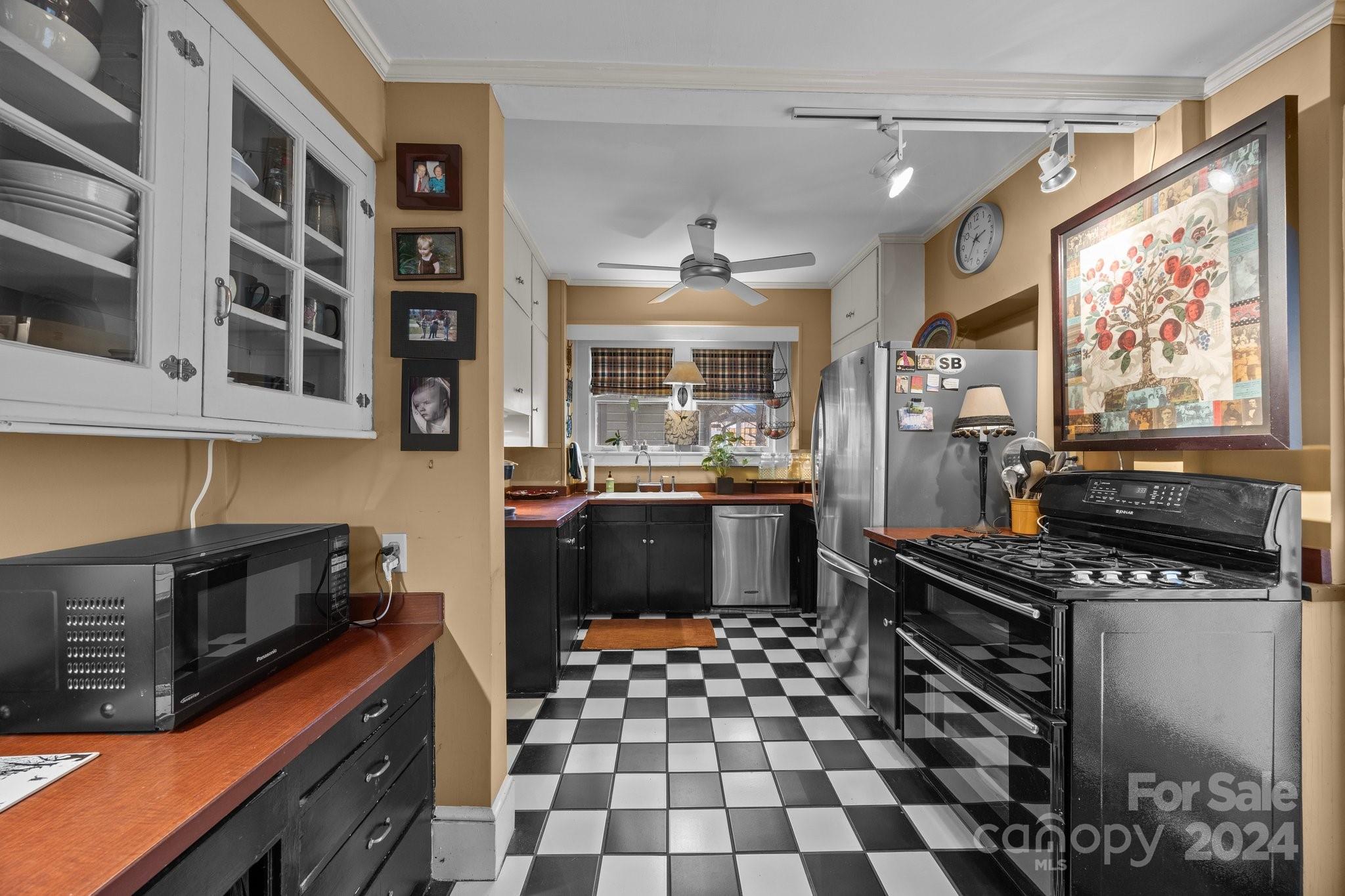 7 Woodley Avenue Asheville NC 28804