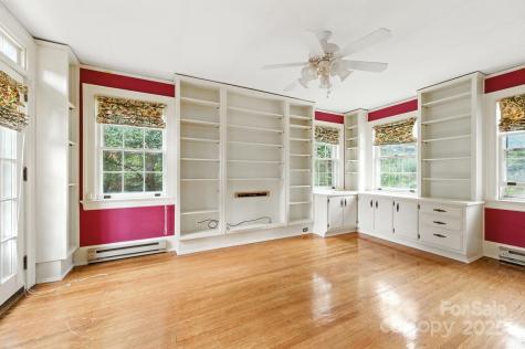 9 Griffing Boulevard Asheville NC 28804