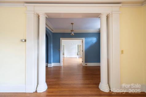 9 Griffing Boulevard Asheville NC 28804