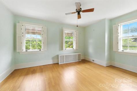 9 Griffing Boulevard Asheville NC 28804