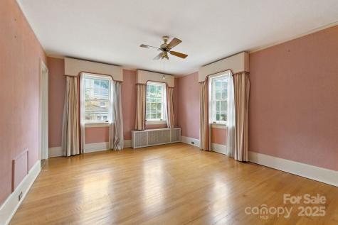 9 Griffing Boulevard Asheville NC 28804