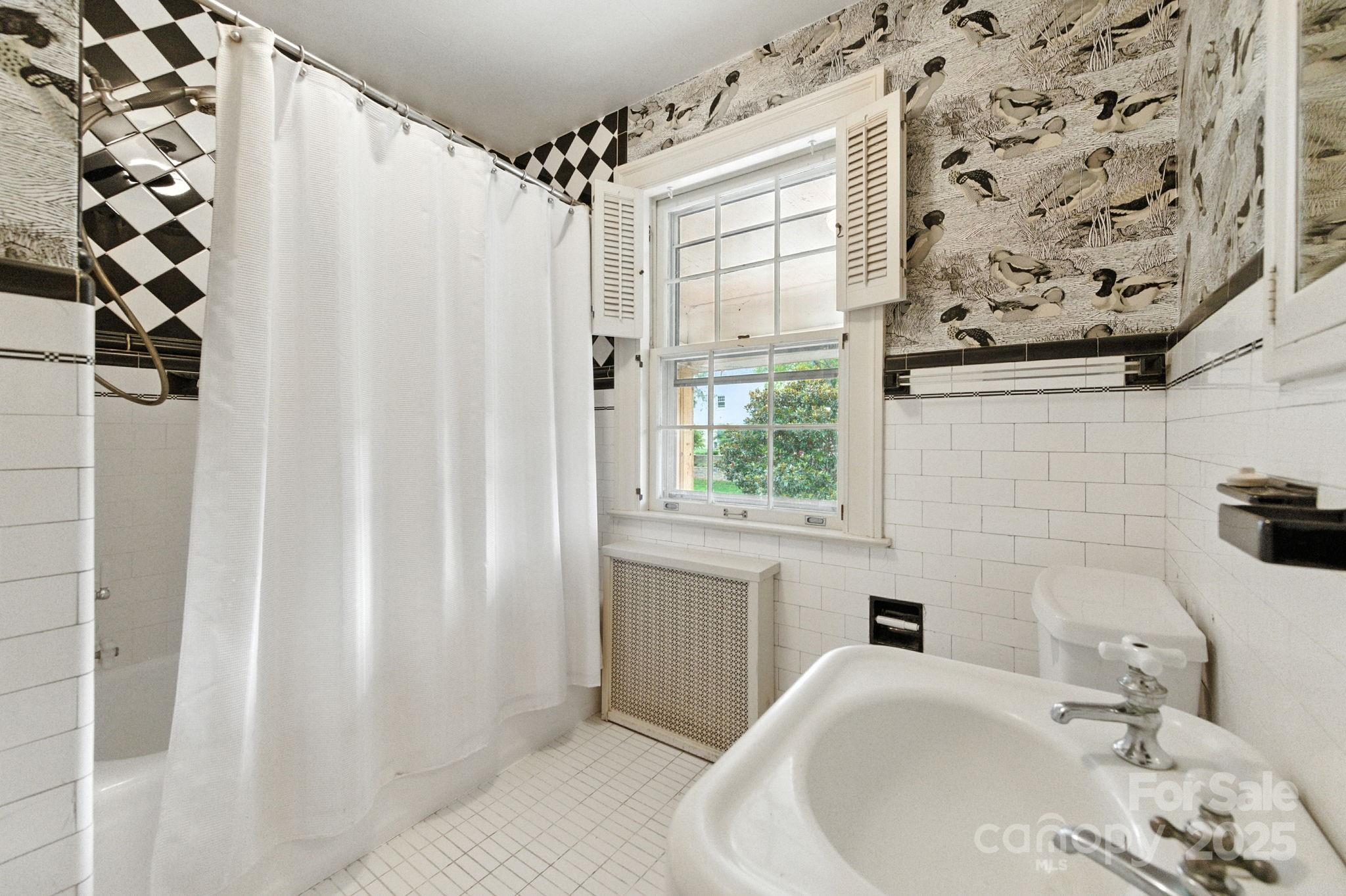 9 Griffing Boulevard Asheville NC 28804