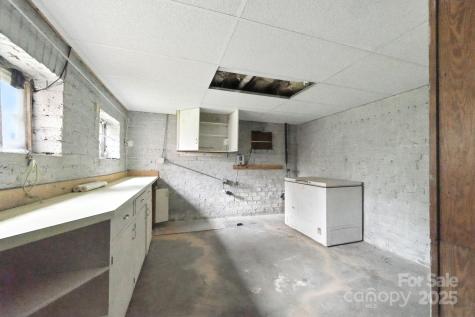 9 Griffing Boulevard Asheville NC 28804