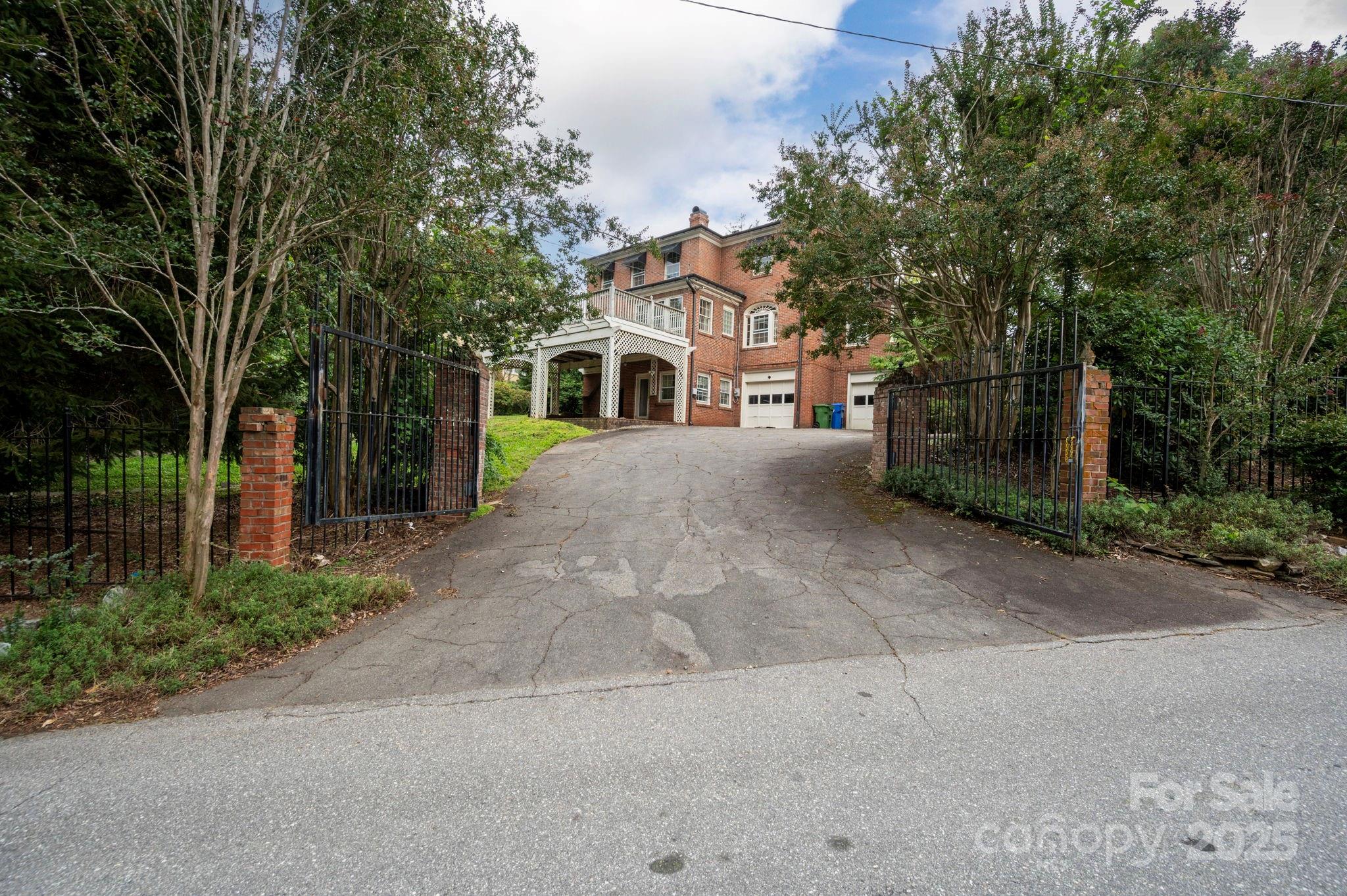 9 Griffing Boulevard Asheville NC 28804