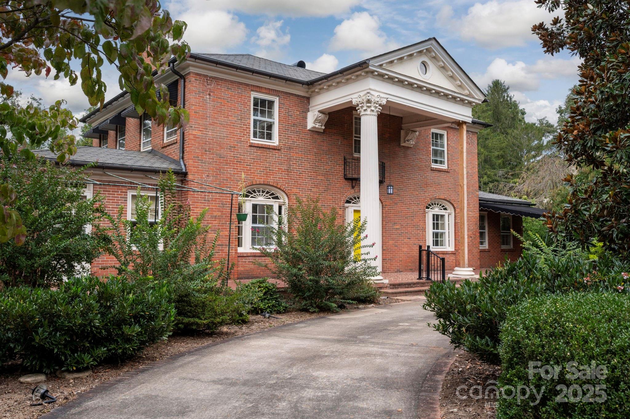 9 Griffing Boulevard Asheville NC 28804