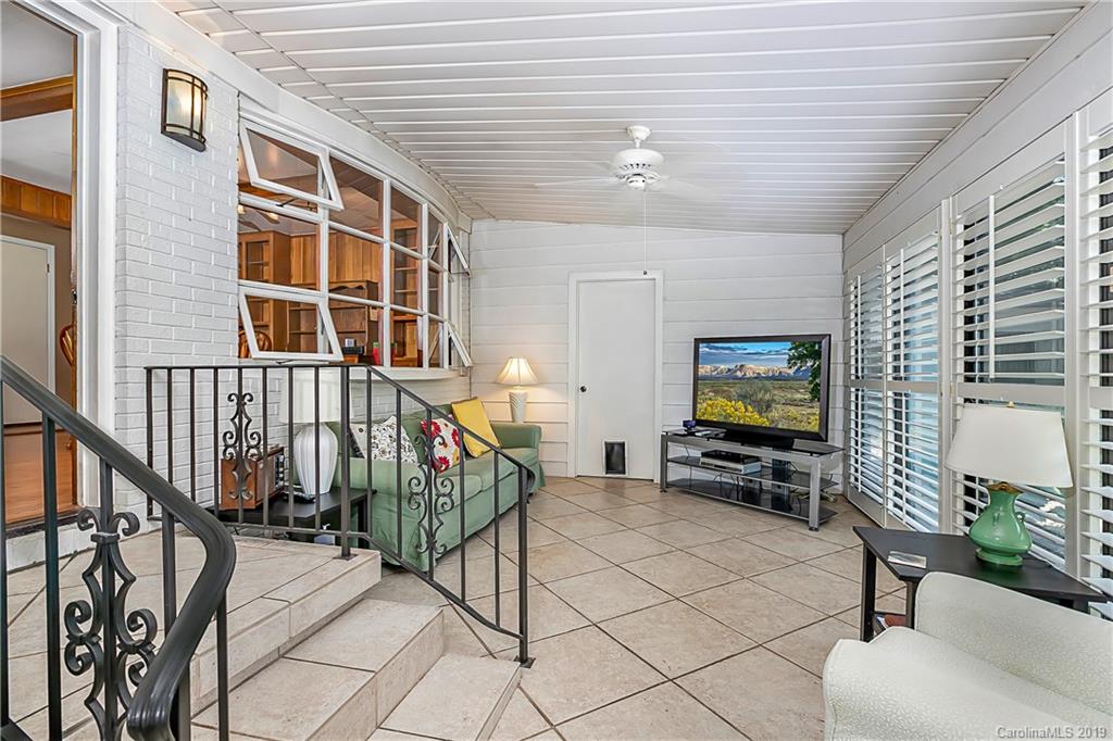 7111 Woodstream Drive Charlotte NC 28210