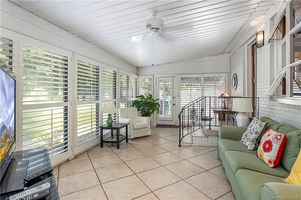 7111 Woodstream Drive Charlotte NC 28210