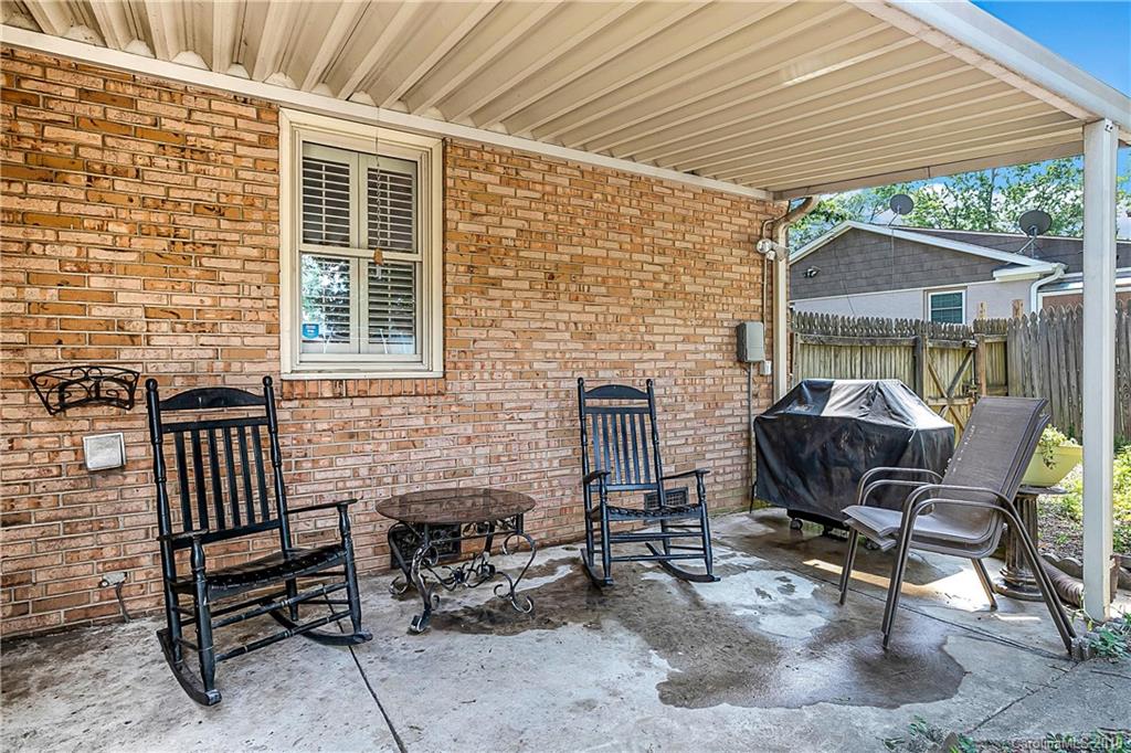 7111 Woodstream Drive Charlotte NC 28210