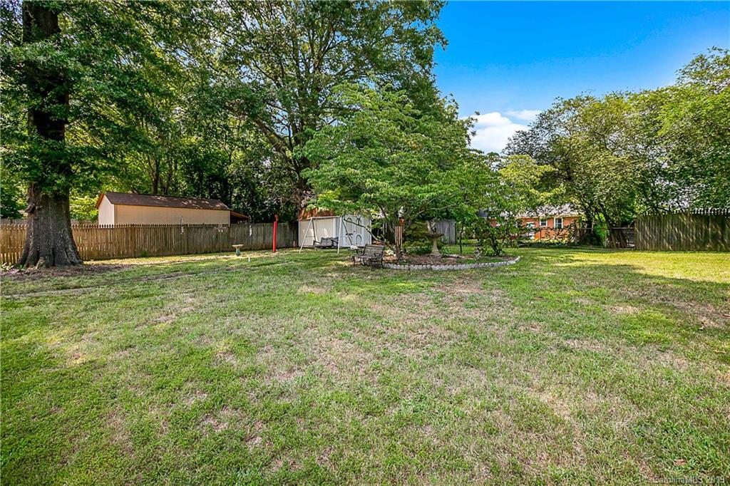 7111 Woodstream Drive Charlotte NC 28210