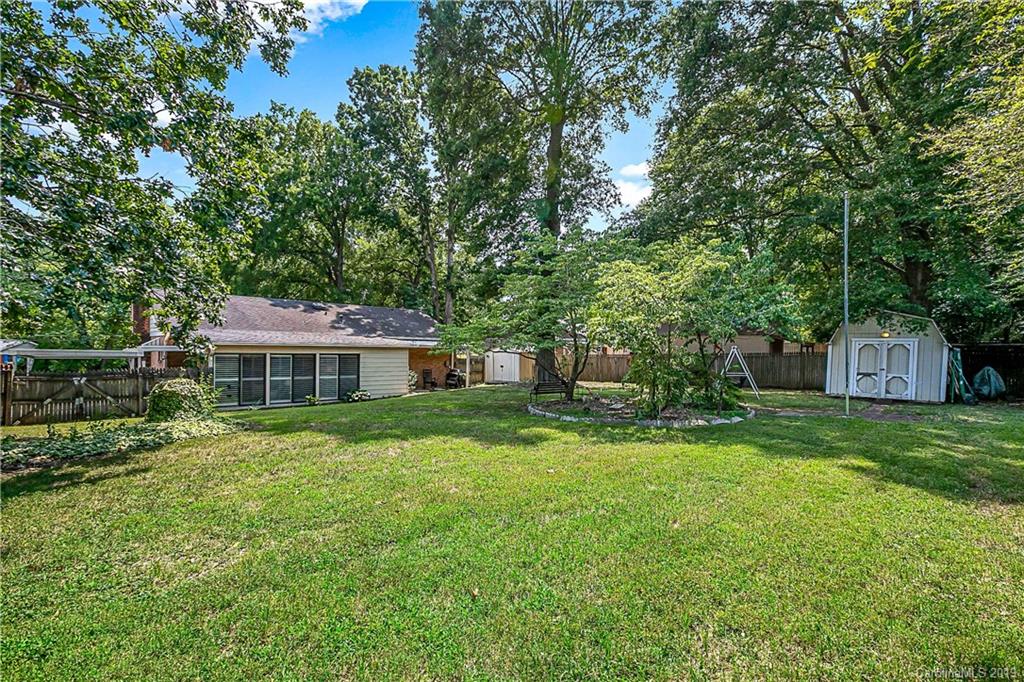 7111 Woodstream Drive Charlotte NC 28210