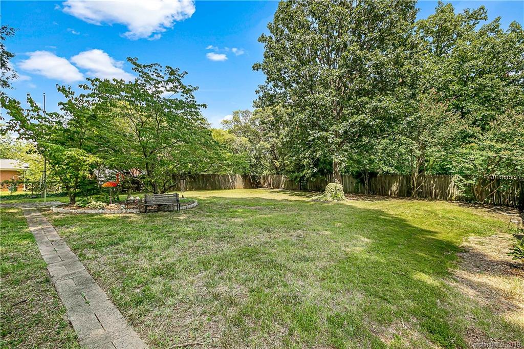 7111 Woodstream Drive Charlotte NC 28210