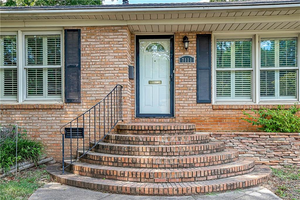 7111 Woodstream Drive Charlotte NC 28210