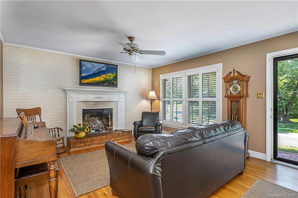 7111 Woodstream Drive Charlotte NC 28210