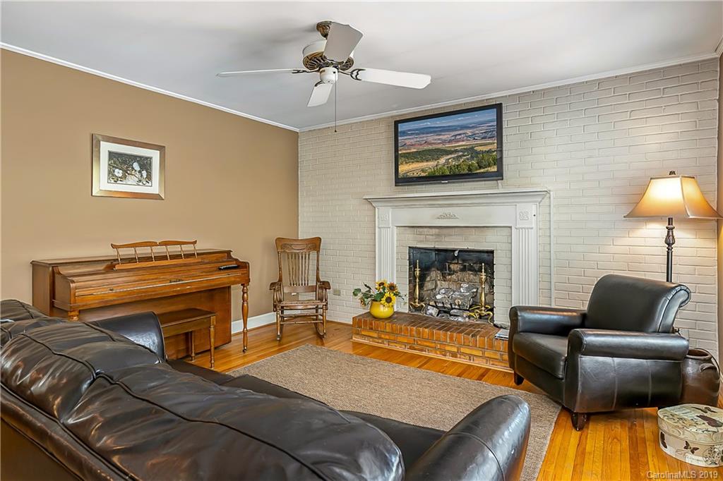 7111 Woodstream Drive Charlotte NC 28210