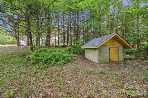1335 Little Mountain Road Columbus NC 28722