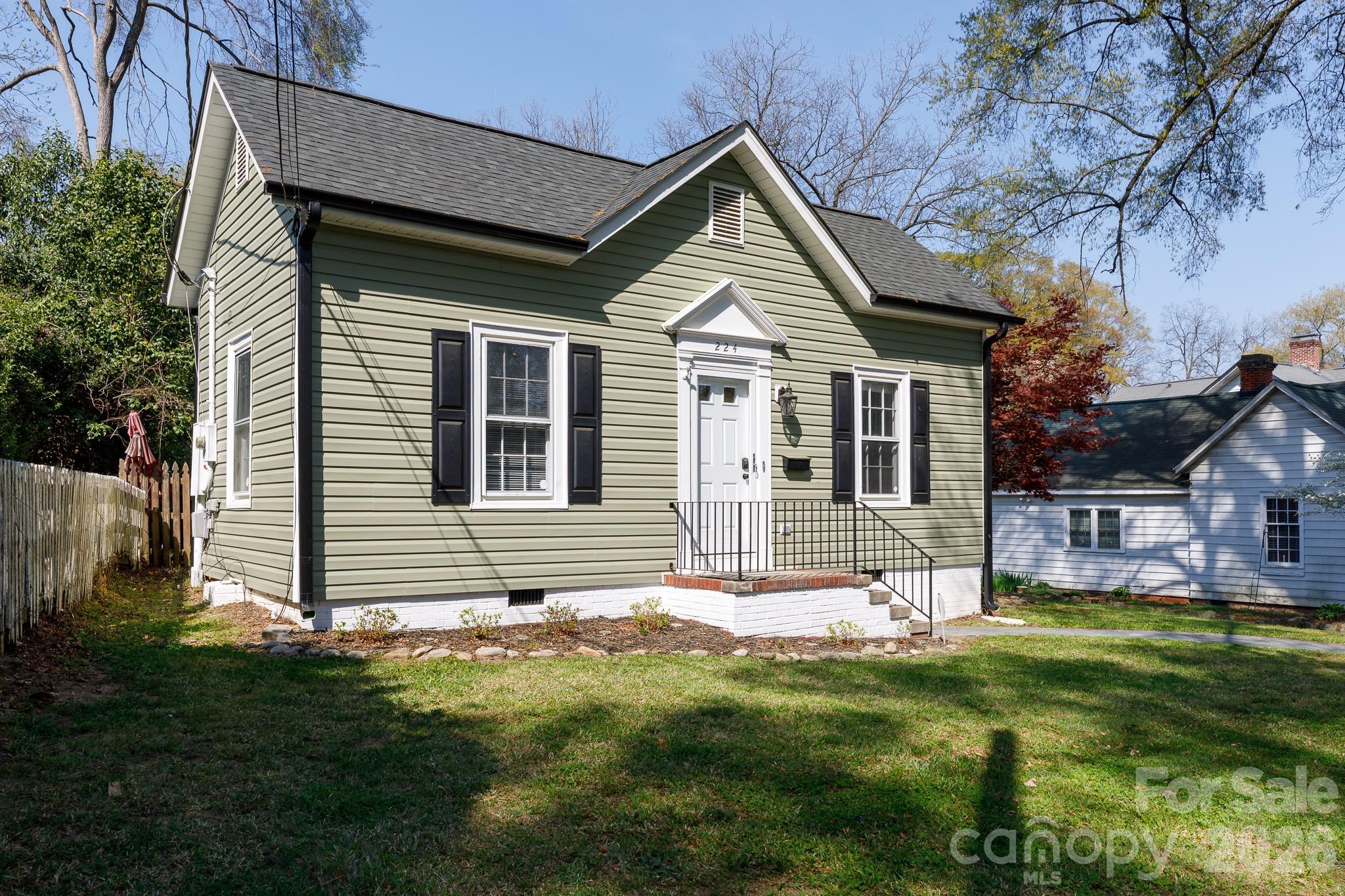 224 W 4th Avenue Gastonia NC 28052