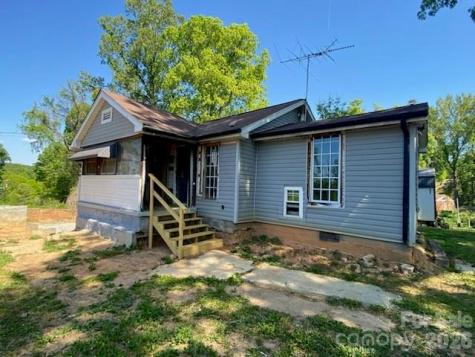 2112 Harpertown Circle Lenoir NC 28645