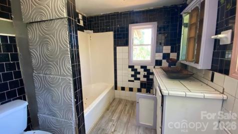 2112 Harpertown Circle Lenoir NC 28645