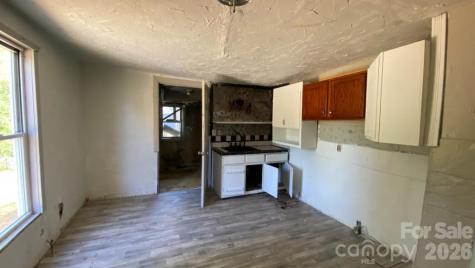 2112 Harpertown Circle Lenoir NC 28645