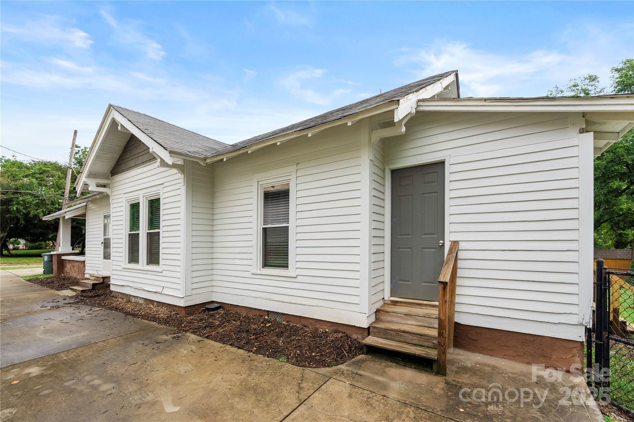 215 W D Street Newton NC 28658