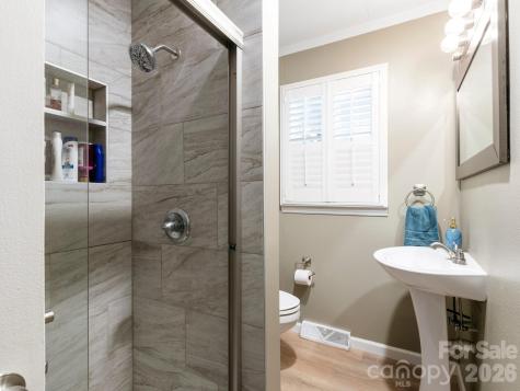 97 Columbia Circle Hendersonville NC 28792