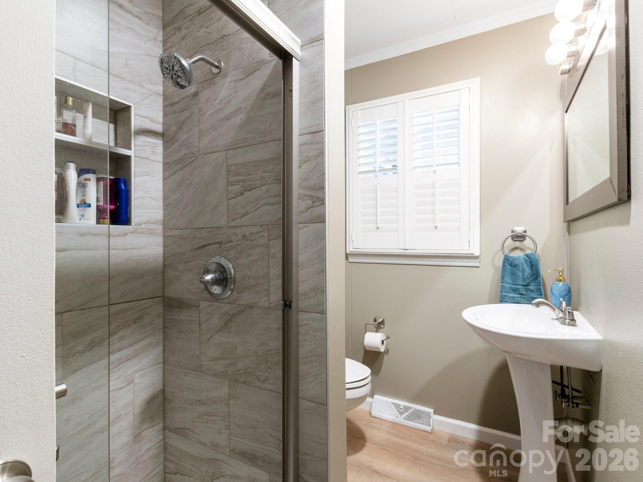 97 Columbia Circle Hendersonville NC 28792