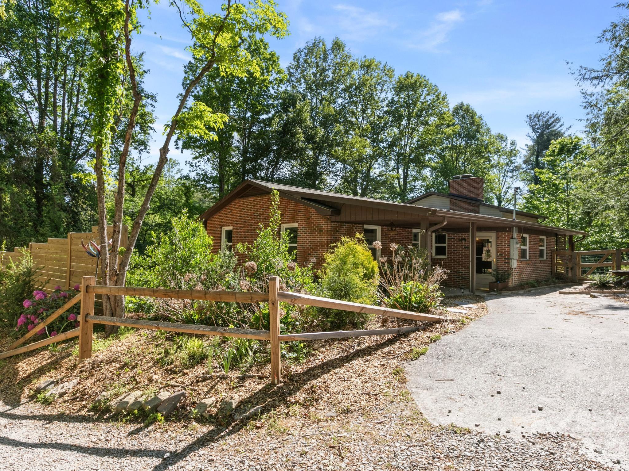 97 Columbia Circle Hendersonville NC 28792