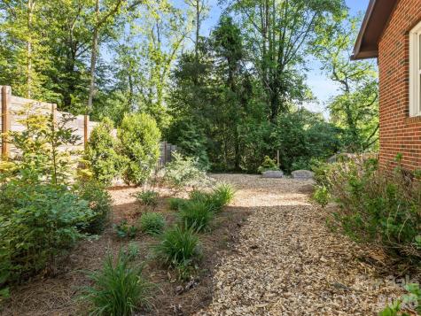 97 Columbia Circle Hendersonville NC 28792