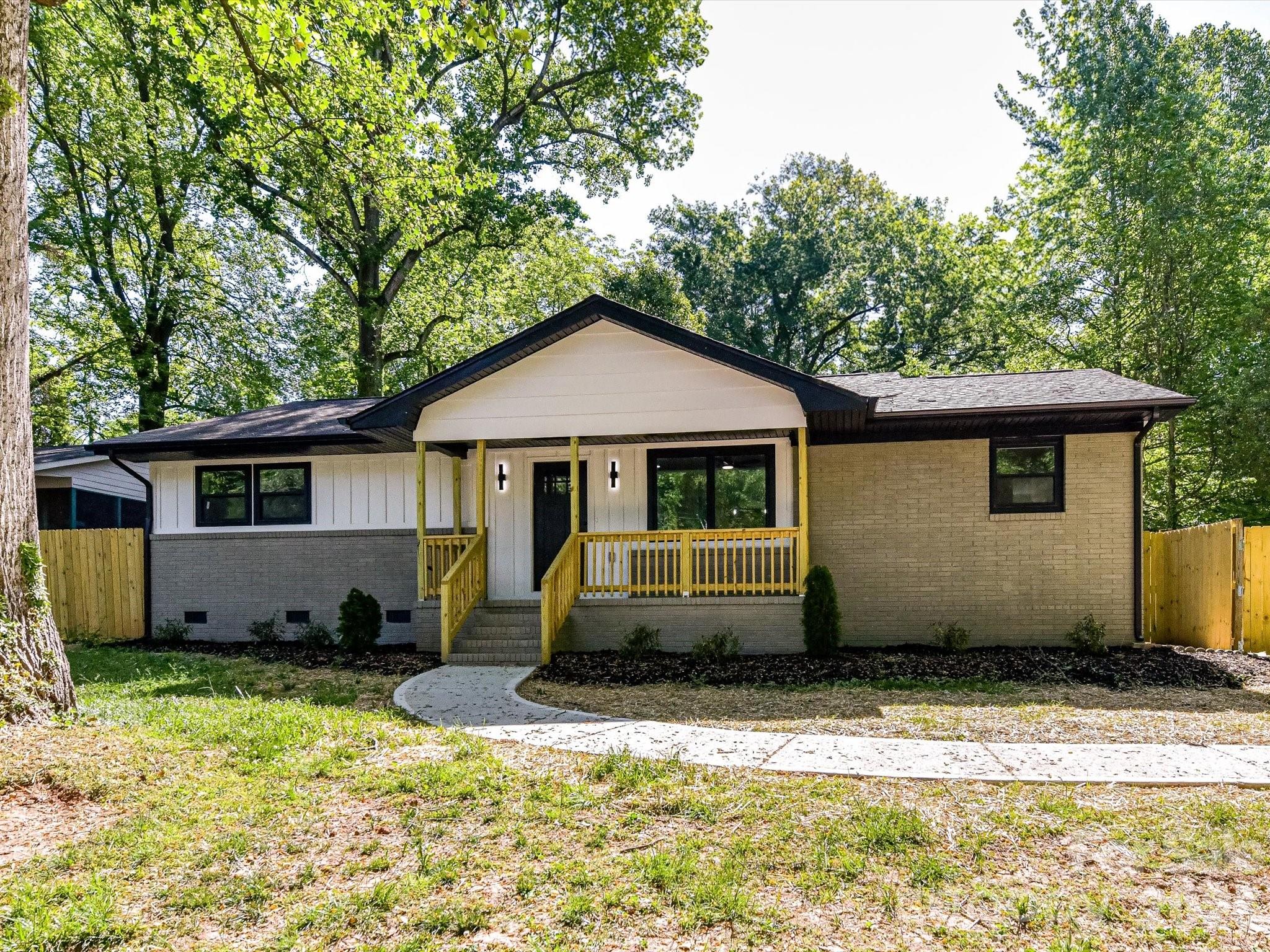 3132 Sudbury Road Charlotte NC 28205