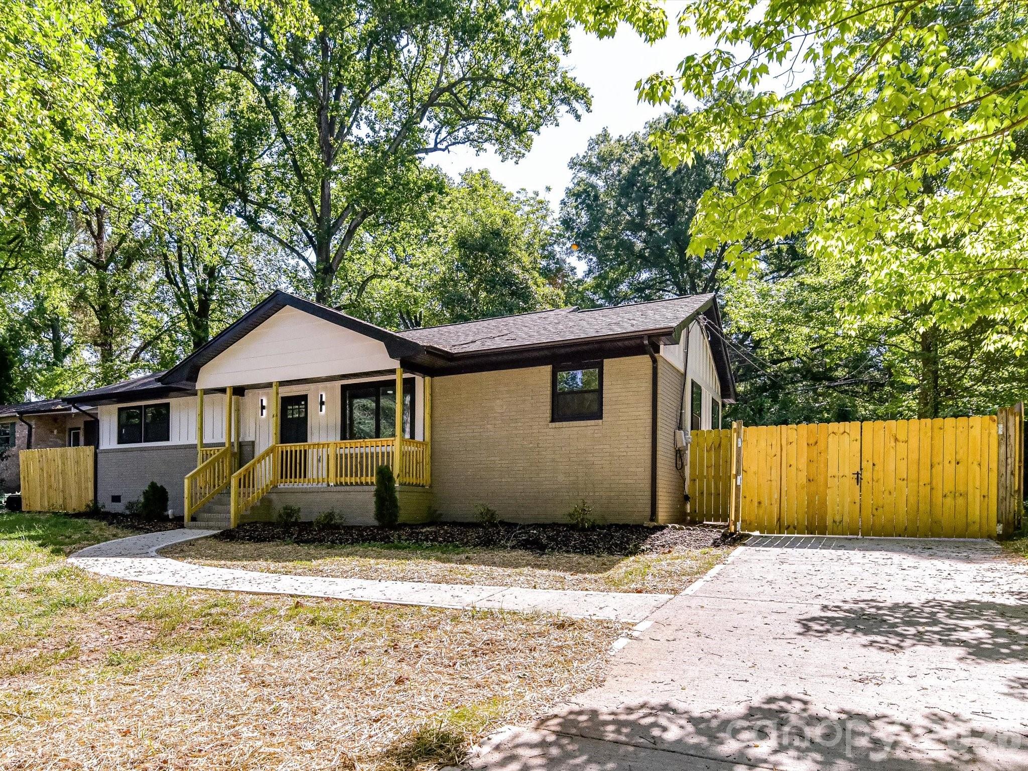 3132 Sudbury Road Charlotte NC 28205