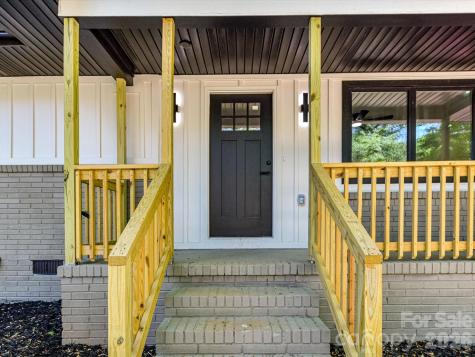 3132 Sudbury Road Charlotte NC 28205