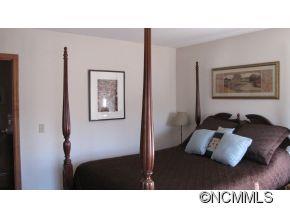 33 Gardenia Trail Fairview NC 28730