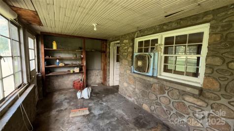 41 Upper Shut In Road Hot Springs NC 27843