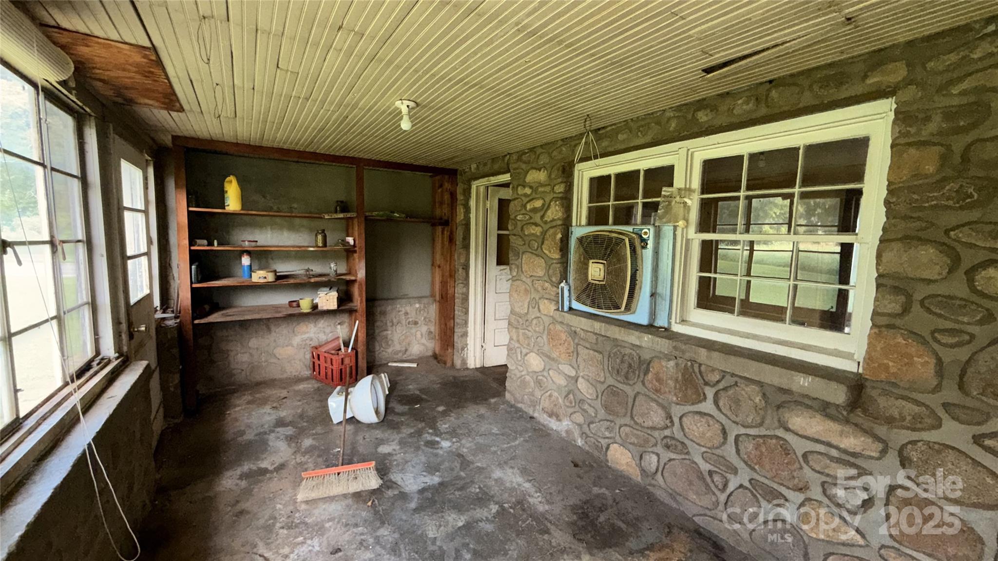 41 Upper Shut In Road Hot Springs NC 27843