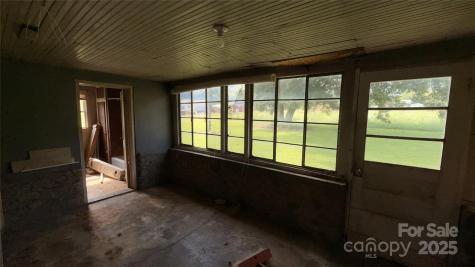 41 Upper Shut In Road Hot Springs NC 27843