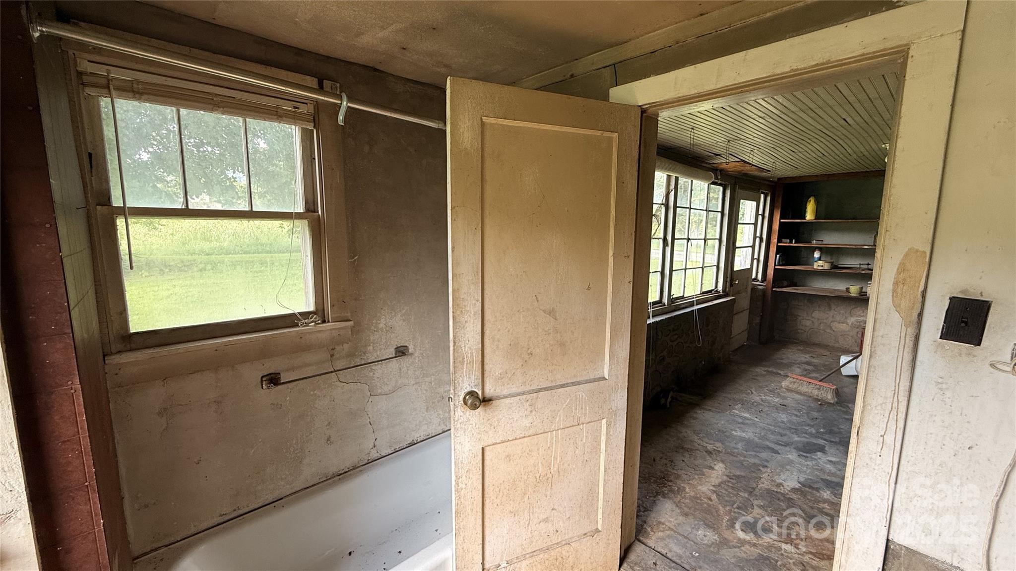 41 Upper Shut In Road Hot Springs NC 27843