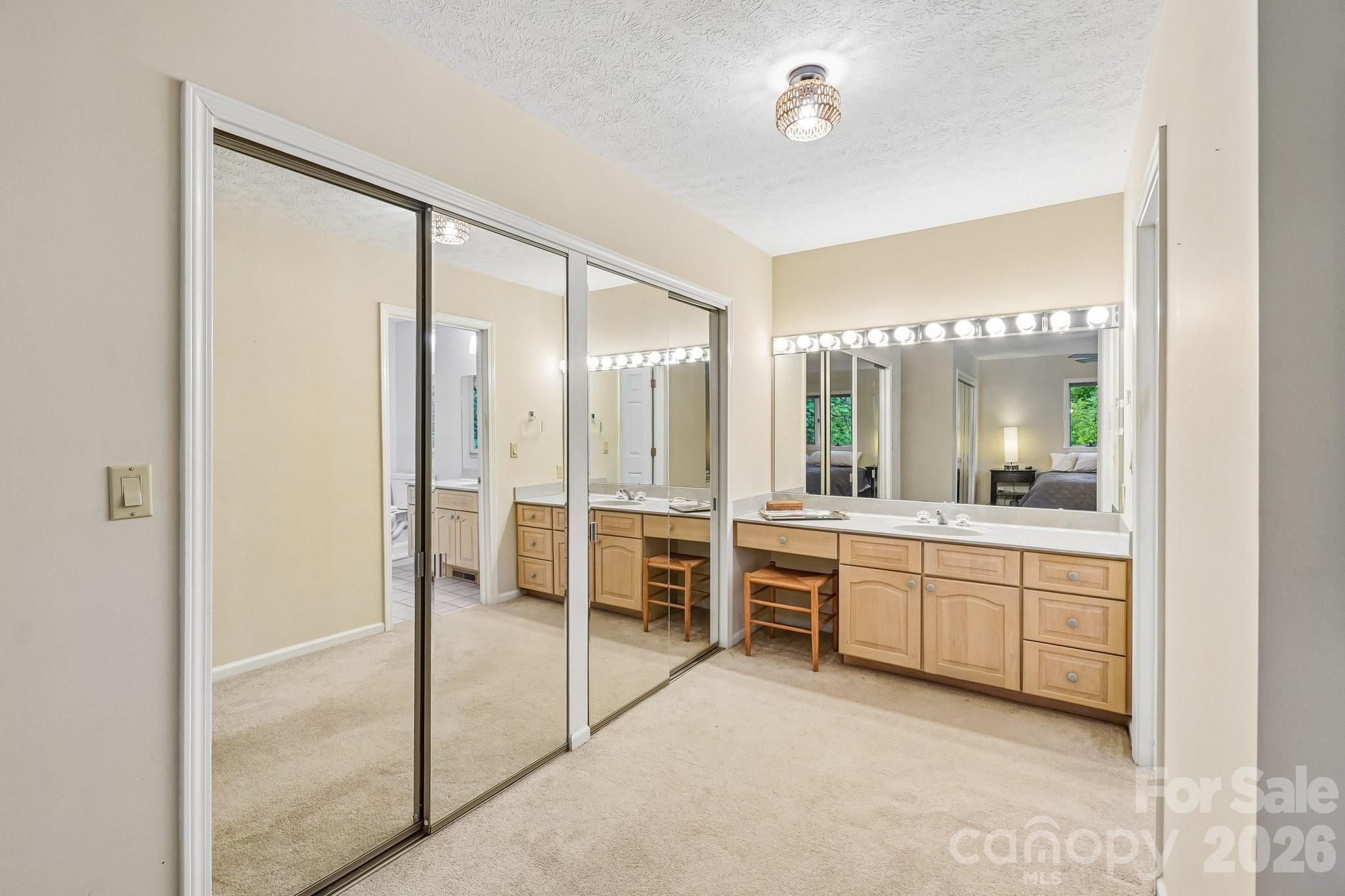 9 Westbridge Drive Hendersonville NC 28739
