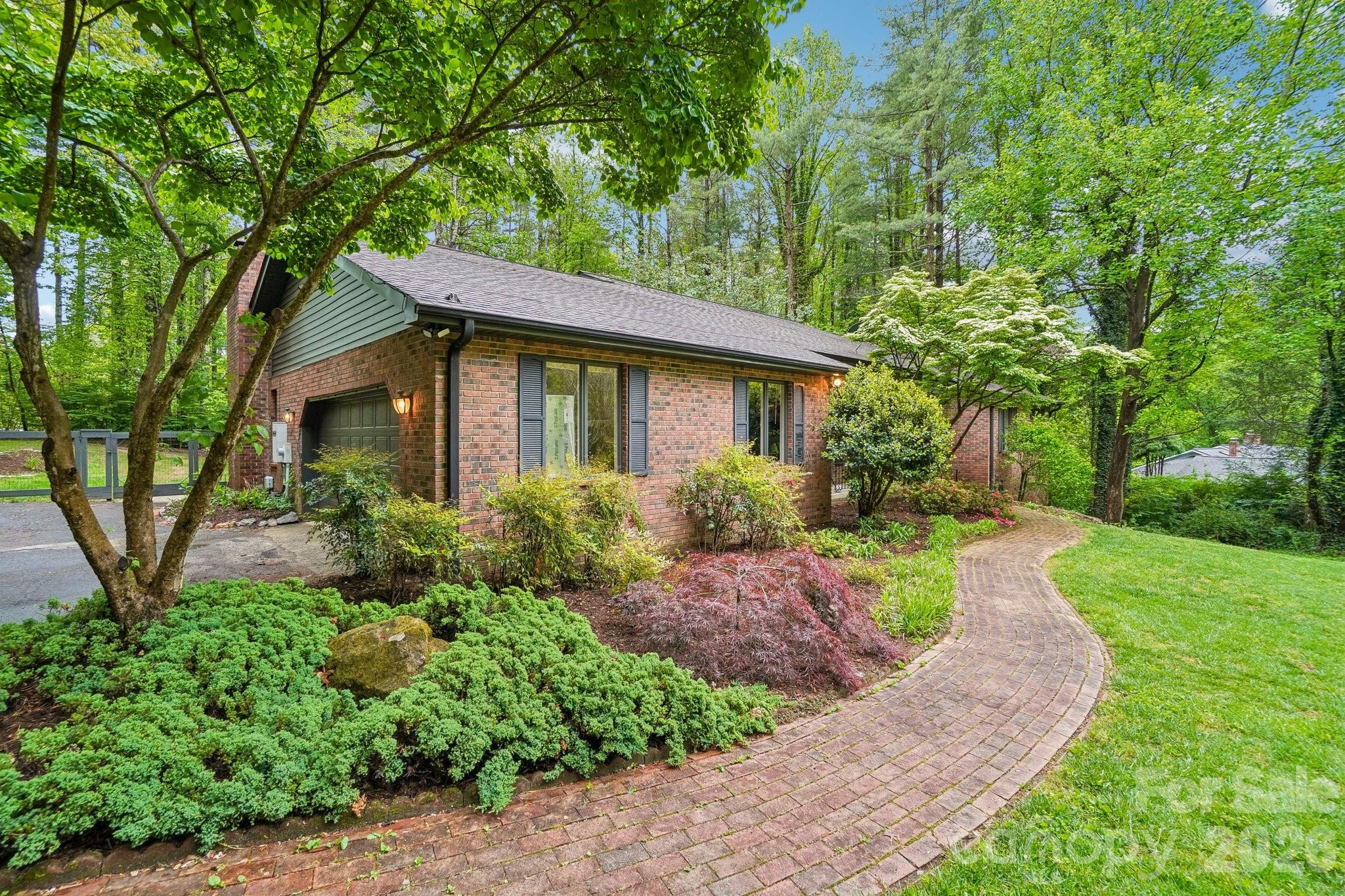 9 Westbridge Drive Hendersonville NC 28739