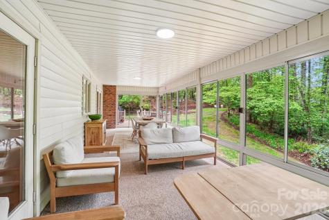9 Westbridge Drive Hendersonville NC 28739