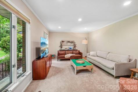 9 Westbridge Drive Hendersonville NC 28739
