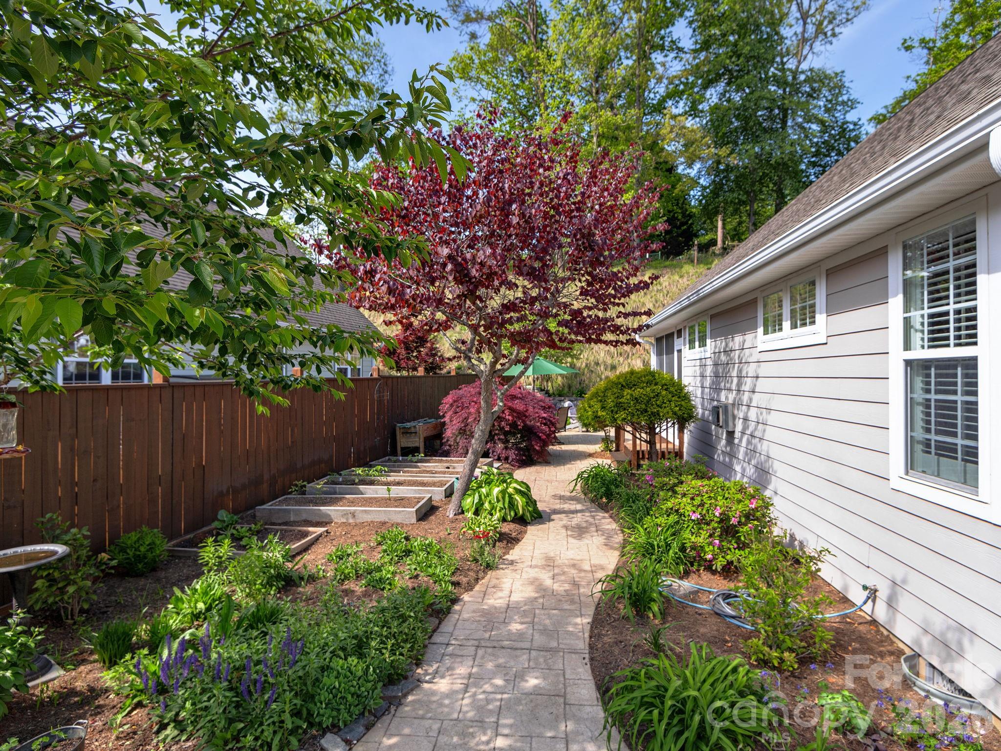 30 Banks Town Road Weaverville NC 28787