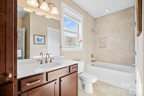 9 Brookstone Place Candler NC 28715