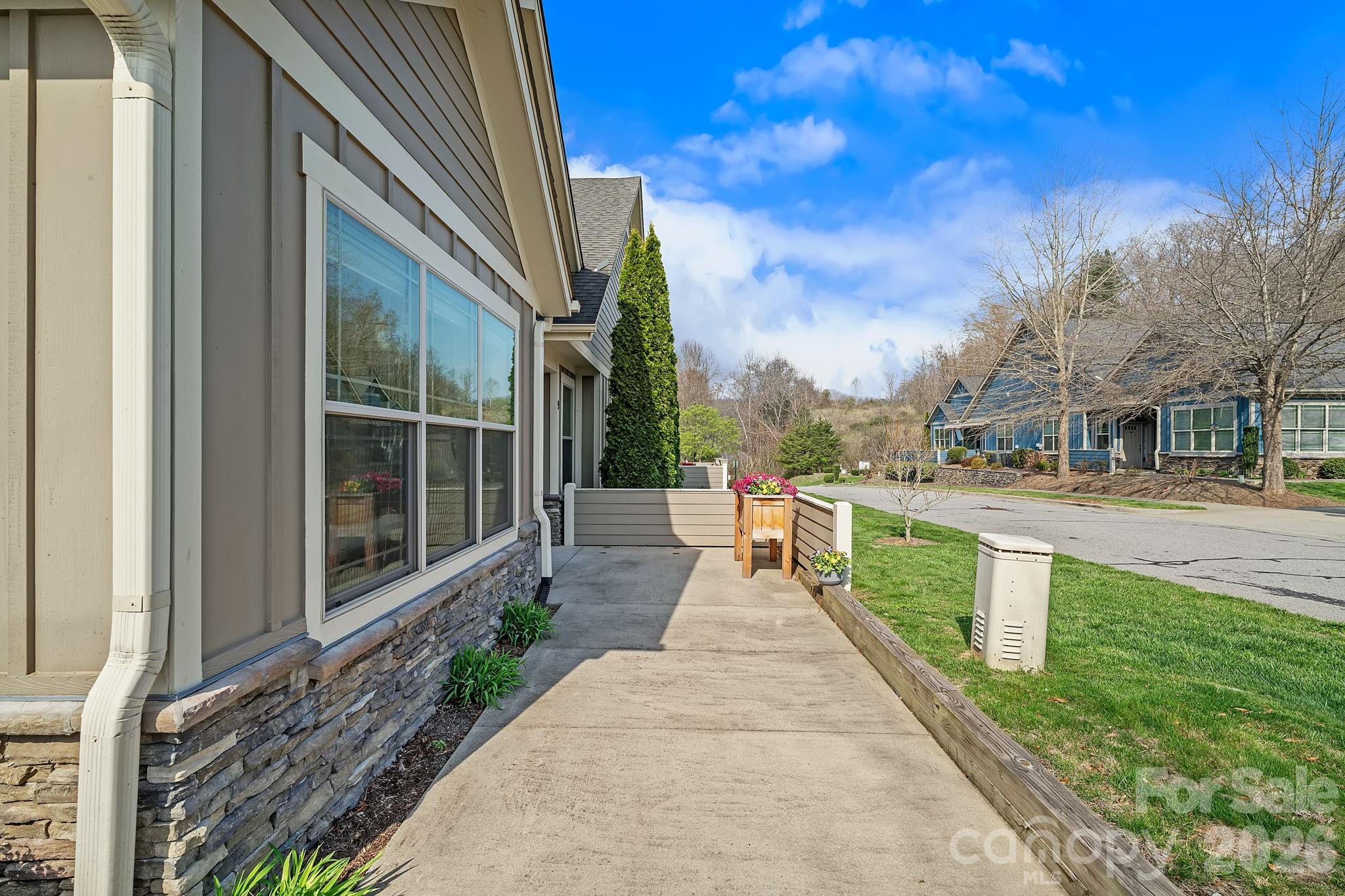 9 Brookstone Place Candler NC 28715