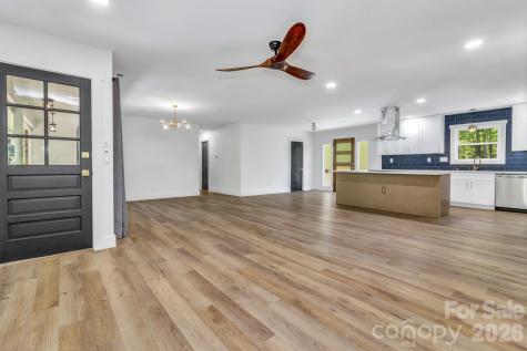 7 Angus Lane Asheville NC 28805