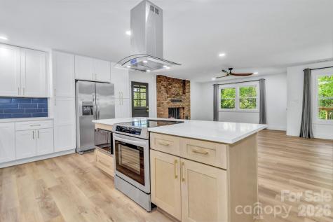 7 Angus Lane Asheville NC 28805
